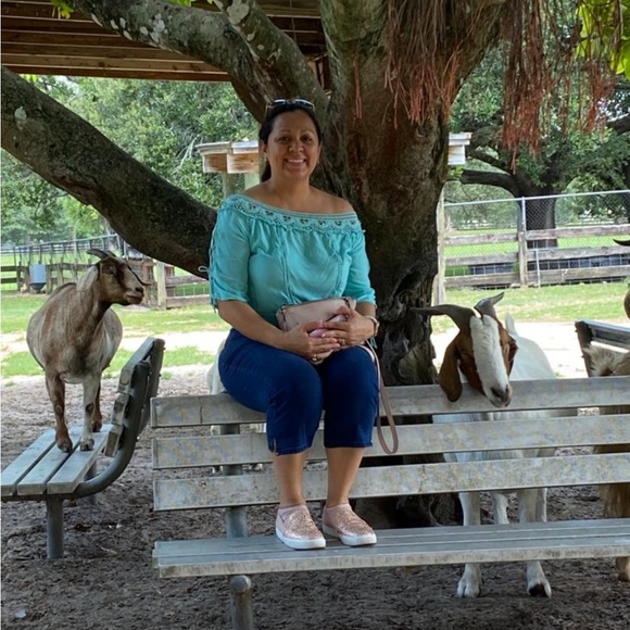 Meet your Posher, Karla - Picture 4 of 5